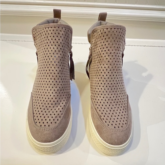 Steve Madden Wedged Sneaker Booties - Picture 2 of 4